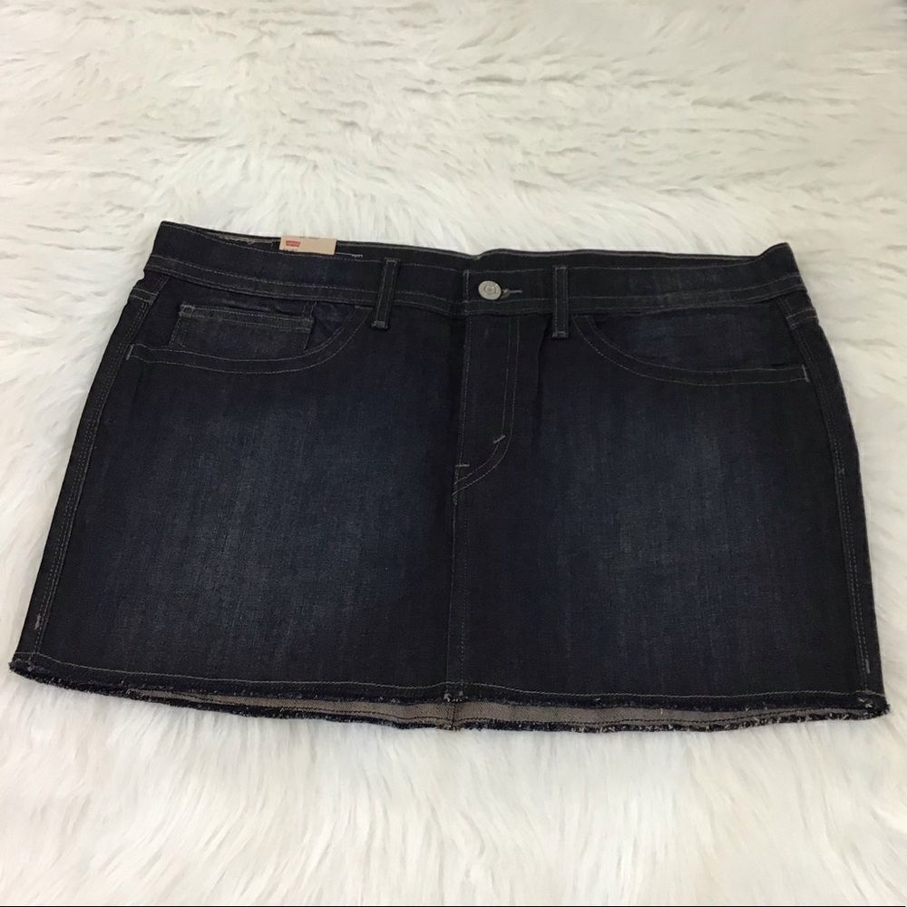 Levi’s Authentic Denim Mini Skirt Raw Hem New Size 31